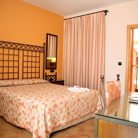 Hotel Ele Santabarbara Castilleja de la Cuesta Zewnętrze zdjęcie