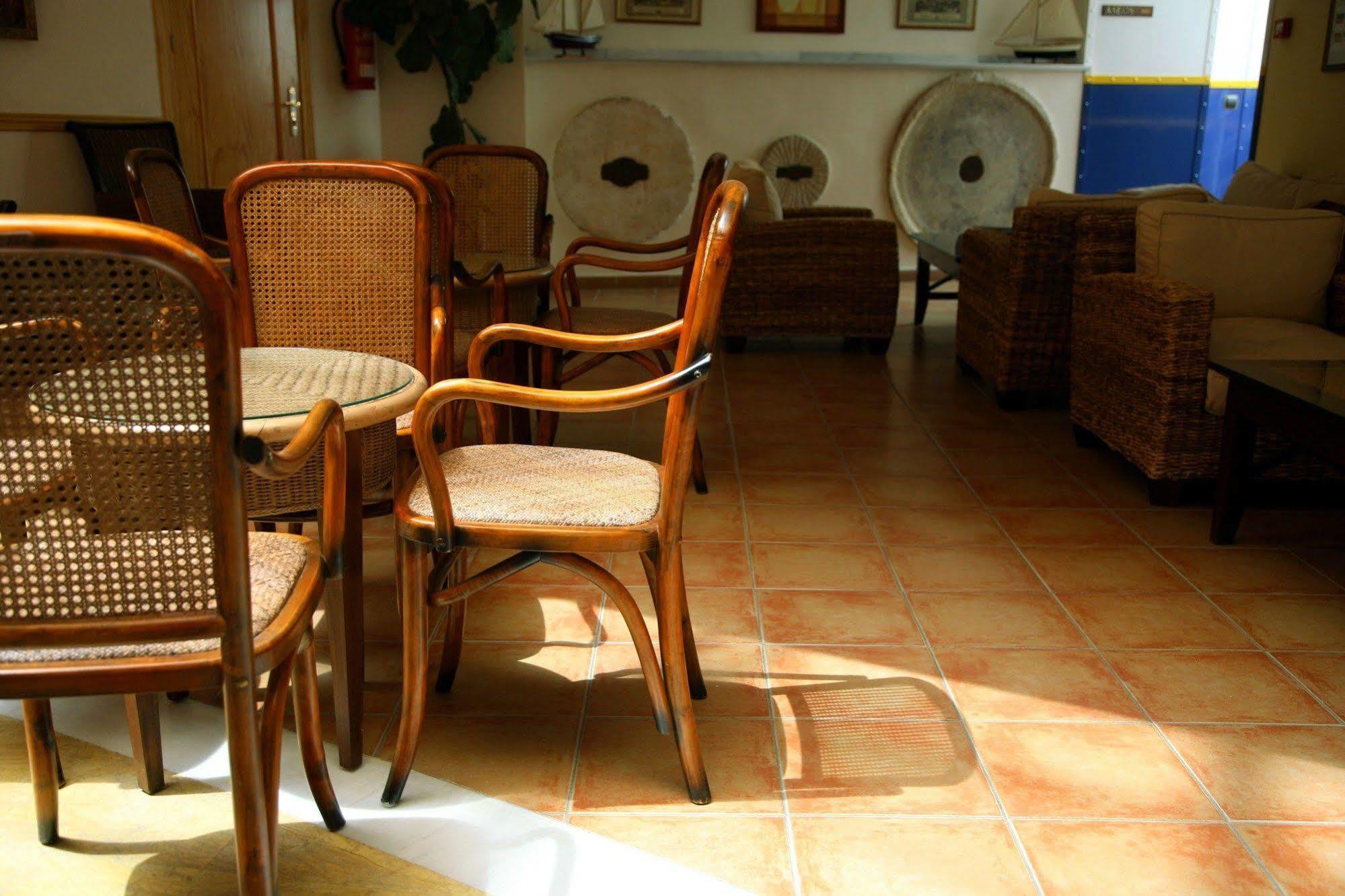 Hotel Ele Santabarbara Castilleja de la Cuesta Zewnętrze zdjęcie