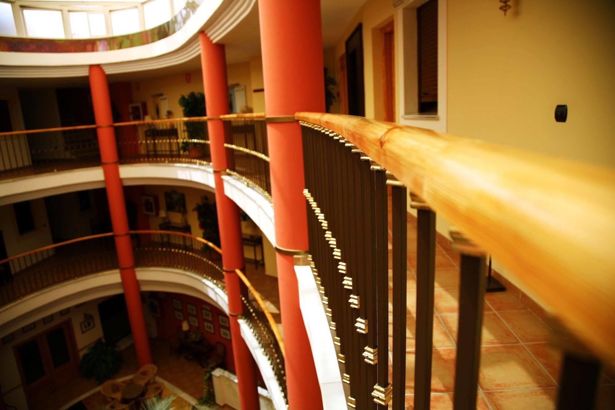 Hotel Ele Santabarbara Castilleja de la Cuesta Zewnętrze zdjęcie