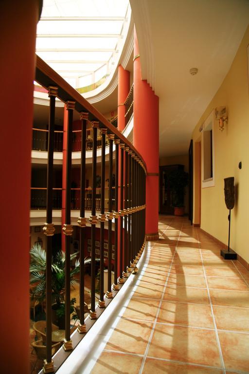 Hotel Ele Santabarbara Castilleja de la Cuesta Zewnętrze zdjęcie