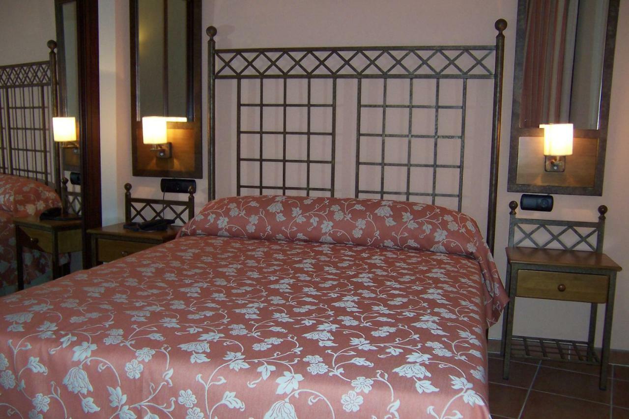 Hotel Ele Santabarbara Castilleja de la Cuesta Zewnętrze zdjęcie